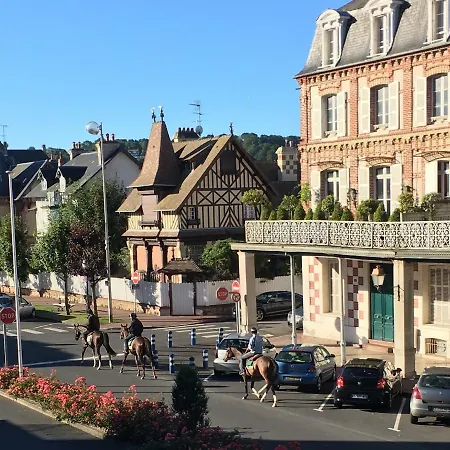 Duplex/jardin Centre Deauville